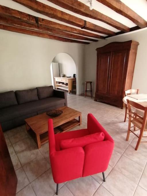 : Les Flambeaux Holiday home *